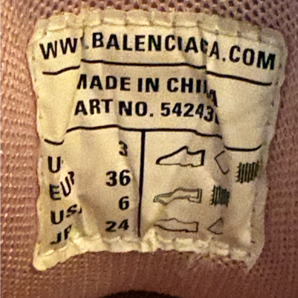 Balenciaga 'Track' Low Trainers in light pink. - Picture 8 of 9